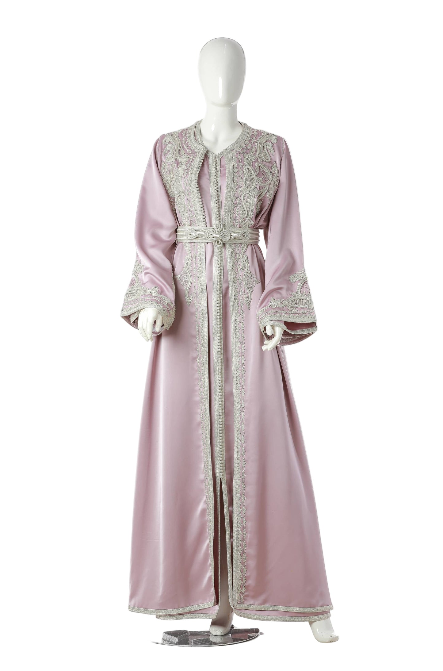 Amira Spinel Moroccan Kaftan in Blush Pink Silk Drap with Silver Trim and Embroidery – Elegant Luxury Dress for Women | قفطان مغربي أميرة سبينيل باللون زهري فاتح من حرير دراب مع حواف وتطريز فضي – فستان نسائي فاخر وأنيق