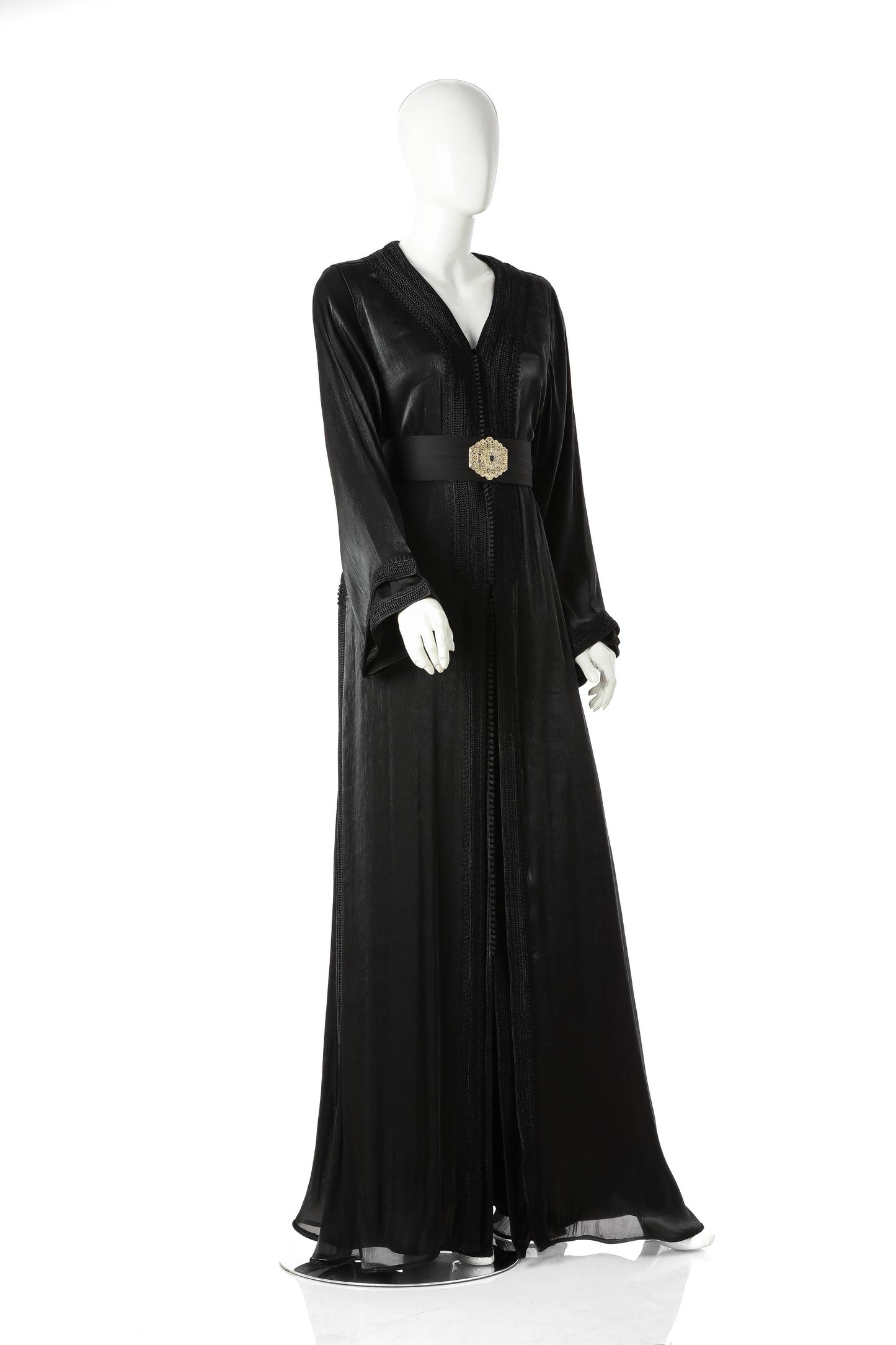 Layali Noir Moroccan Kaftan Takshitha in Deep Black Silk Organza over Silk Satin – Majestic Luxury Dress for Women with Refined Elegance | قفطان مغربي ليالي نوير تكشيطة باللون الأسود الداكن من حرير أورجوزا مع طبقة من حرير ساتان – فستان نسائي فاخر مهيب يتميز بالأناقة الراقية