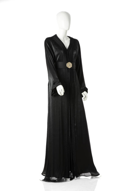 Layali Noir Moroccan Kaftan Takshitha in Deep Black Silk Organza over Silk Satin – Majestic Luxury Dress for Women with Refined Elegance | قفطان مغربي ليالي نوير تكشيطة باللون الأسود الداكن من حرير أورجوزا مع طبقة من حرير ساتان – فستان نسائي فاخر مهيب يتميز بالأناقة الراقية