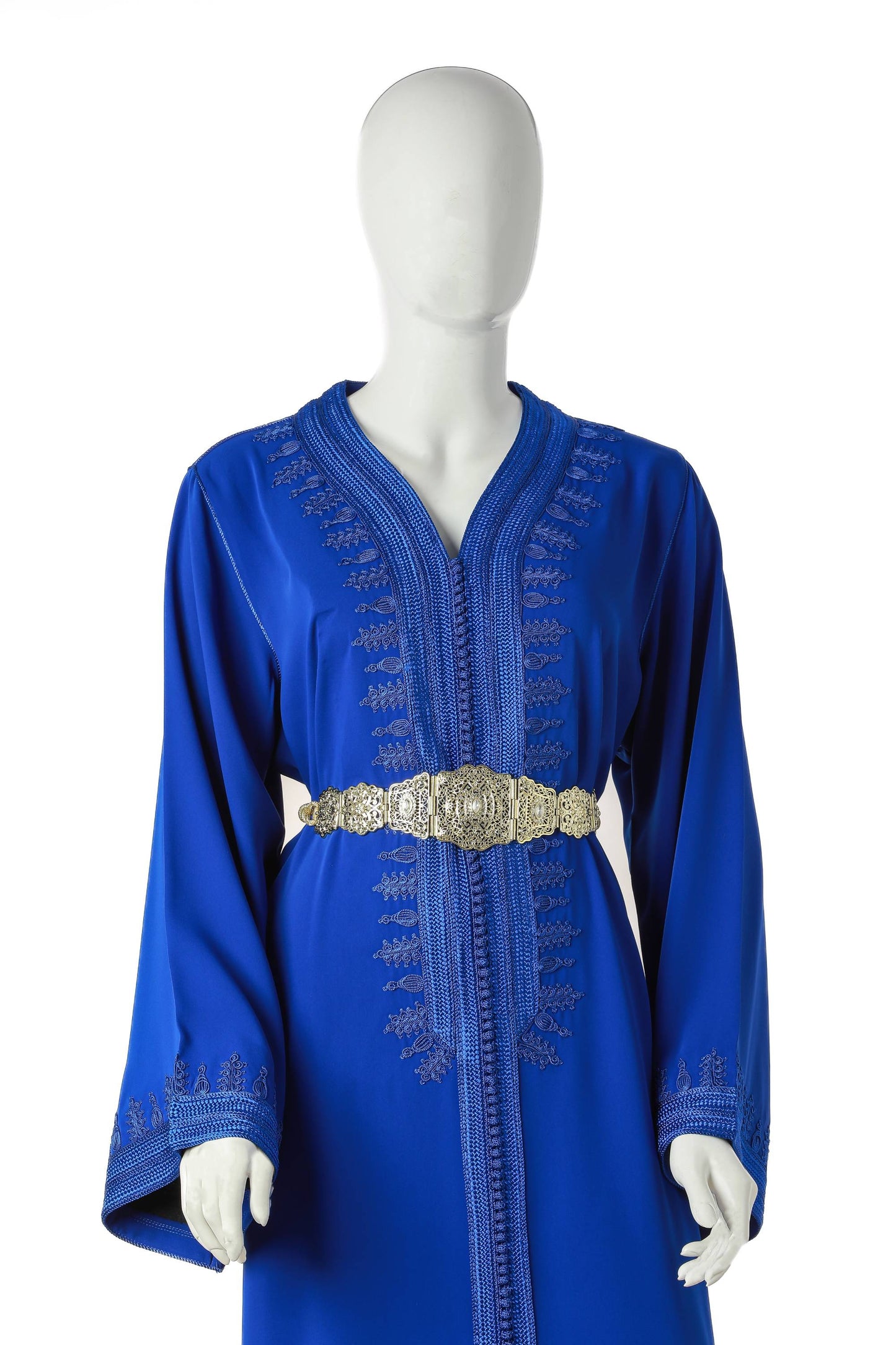 Detailed Mediterranean Sapphire Moroccan Kaftan in Royal Blue Silk Crepe with Fine Four-Thread Moroccan Embroidery – Luxury Women’s Dress Highlighting Sleeve, Neckline, and Waist Design | قفطان مغربي مفصل البحر الأبيض المتوسط الياقوتي باللون أزرق ملكي من حرير كريب مع تطريز مغربي دقيق بأربعة خيوط – فستان نسائي فاخر يبرز تفاصيل الأكمام والياقة والخصر