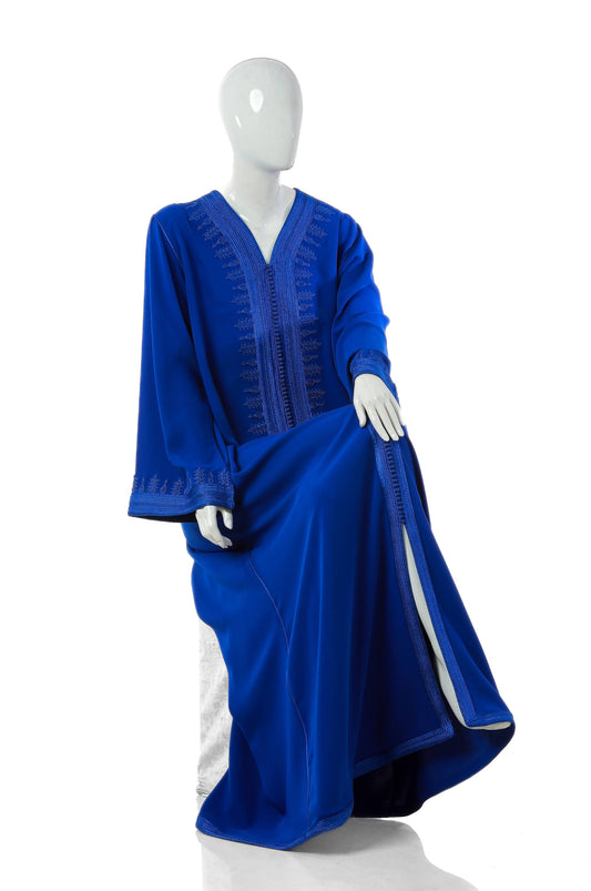 Mediterranean Sapphire Moroccan Kaftan in Royal Blue Silk Crepe with Fine Four-Thread Moroccan Embroidery – Regal Elegant Women’s Dress with Flowing Silhouette on Mannequin | قفطان مغربي البحر الأبيض المتوسط الياقوتي باللون أزرق ملكي من حرير كريب مع تطريز مغربي دقيق بأربعة خيوط – فستان نسائي راقٍ وأنيق مع تصميم متدفق على مانيكان