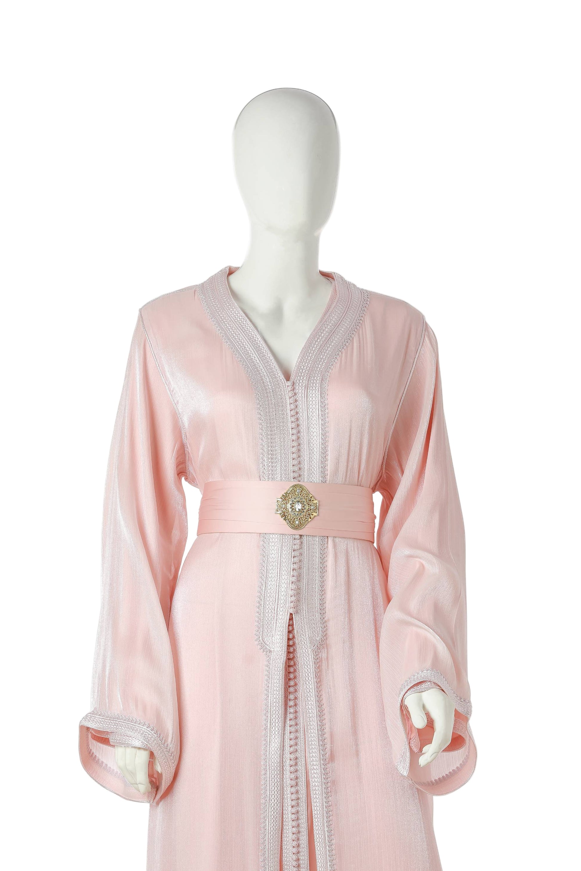 Detailed Ward Sultana Moroccan Kaftan Takshitha in Soft Blush Pink Silk Organza over Silk Satin – Luxury Women’s Dress Highlighting Sleeve, Belt, and Embellished Design | قفطان مغربي مفصل ورد سلطانة تكشيطة باللون زهري فاتح من حرير أورجوزا مع طبقة من حرير ساتان – فستان نسائي فاخر يبرز تفاصيل الأكمام والحزام والزخرفة