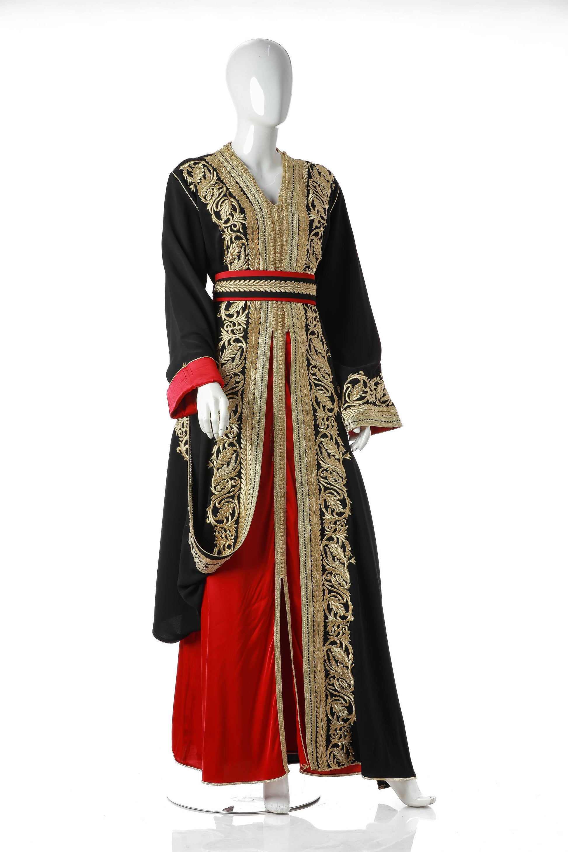 Yaqut Marrakesh Moroccan Kaftan in Black Silk Crepe with Gold Embroidery and Crimson Accents – Majestic Luxury Dress for Women Reflecting Moroccan Elegance | قفطان مغربي ياقوت مراكش من حرير كريب أسود بتطريز ذهبي ولمسات قرمزية – فستان نسائي فاخر مهيب يعكس أناقة مغربية